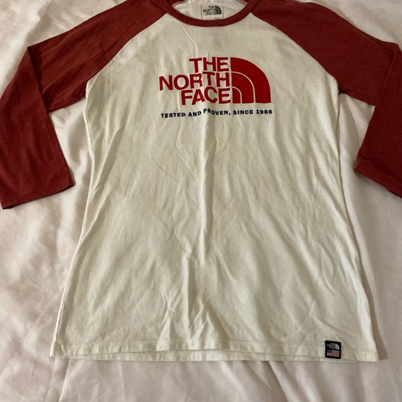 The north face long sleeve shirt - Picture 2 of 2